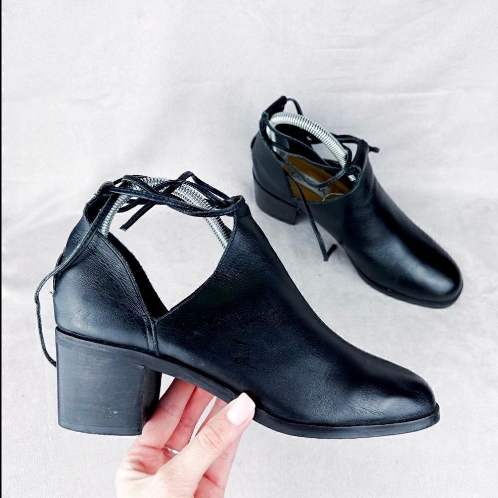 Women's Black Leather Vintage Booties, Size US 7.5M